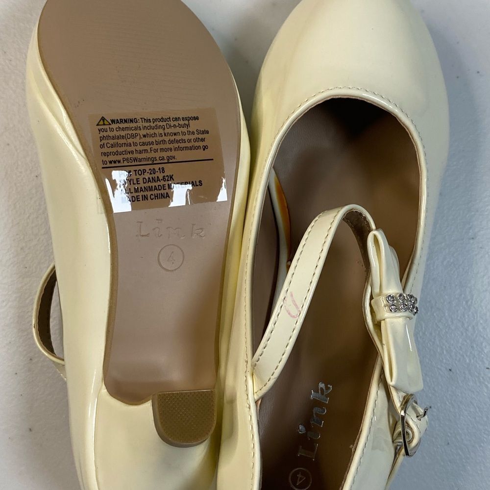 NIB Link Girls Ivory Patent Leather Mary Jane Buckle Shoes with Bow - Size 4 - Picture 11 of 12